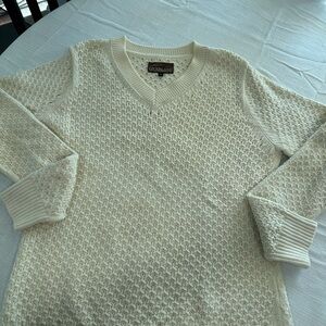 Cozy Women's V-Neck Sweater in Cream Outlander